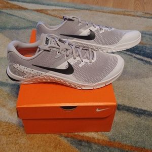 *New* Nike Metcon 4